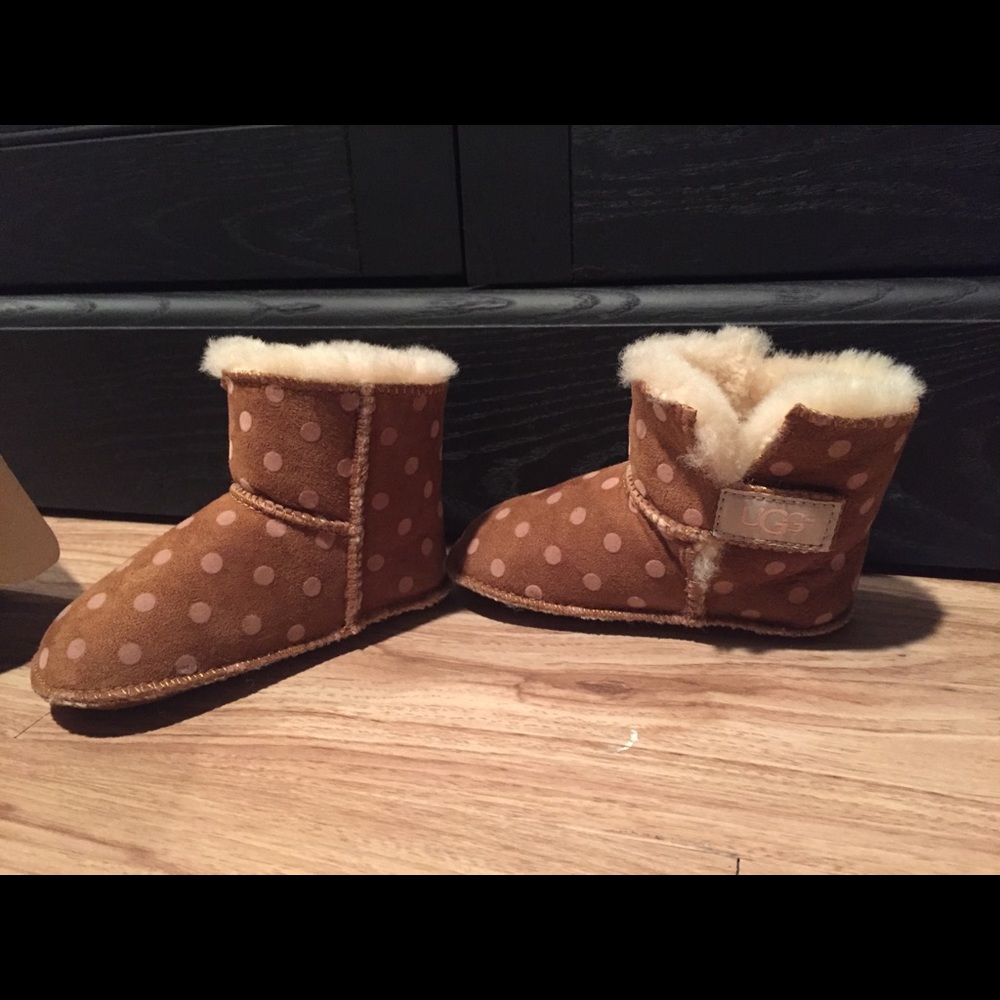 Uggs Infant size large 18-34 months. New!